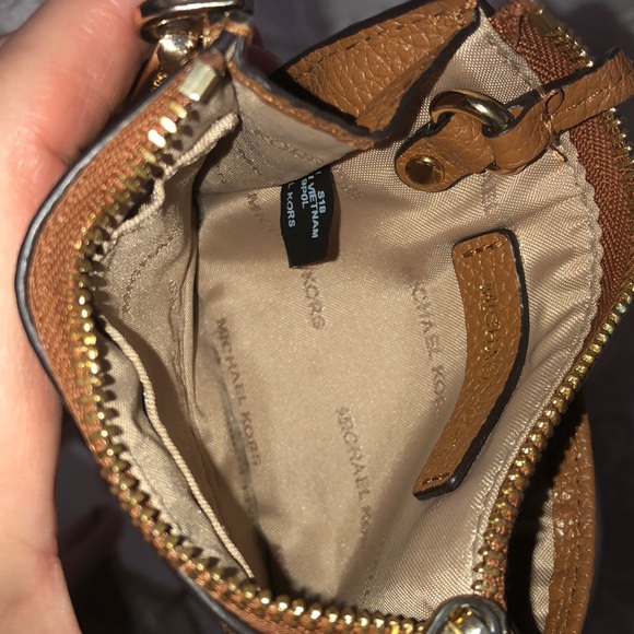 Michael Kors Bundle Wallet Clutch and Wristlet Excellent Used Condition. - Picture 6 of 14